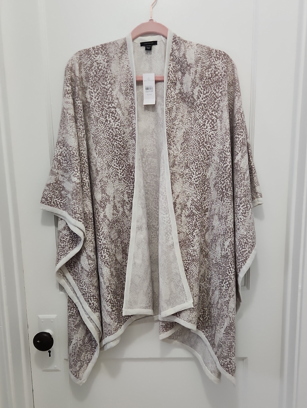 NWT Ann Taylor Snakeskin Print Women's Wrap Shawl Size: One Size